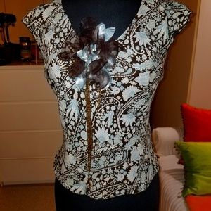 Jones New York V-neck fully lined top - size 4